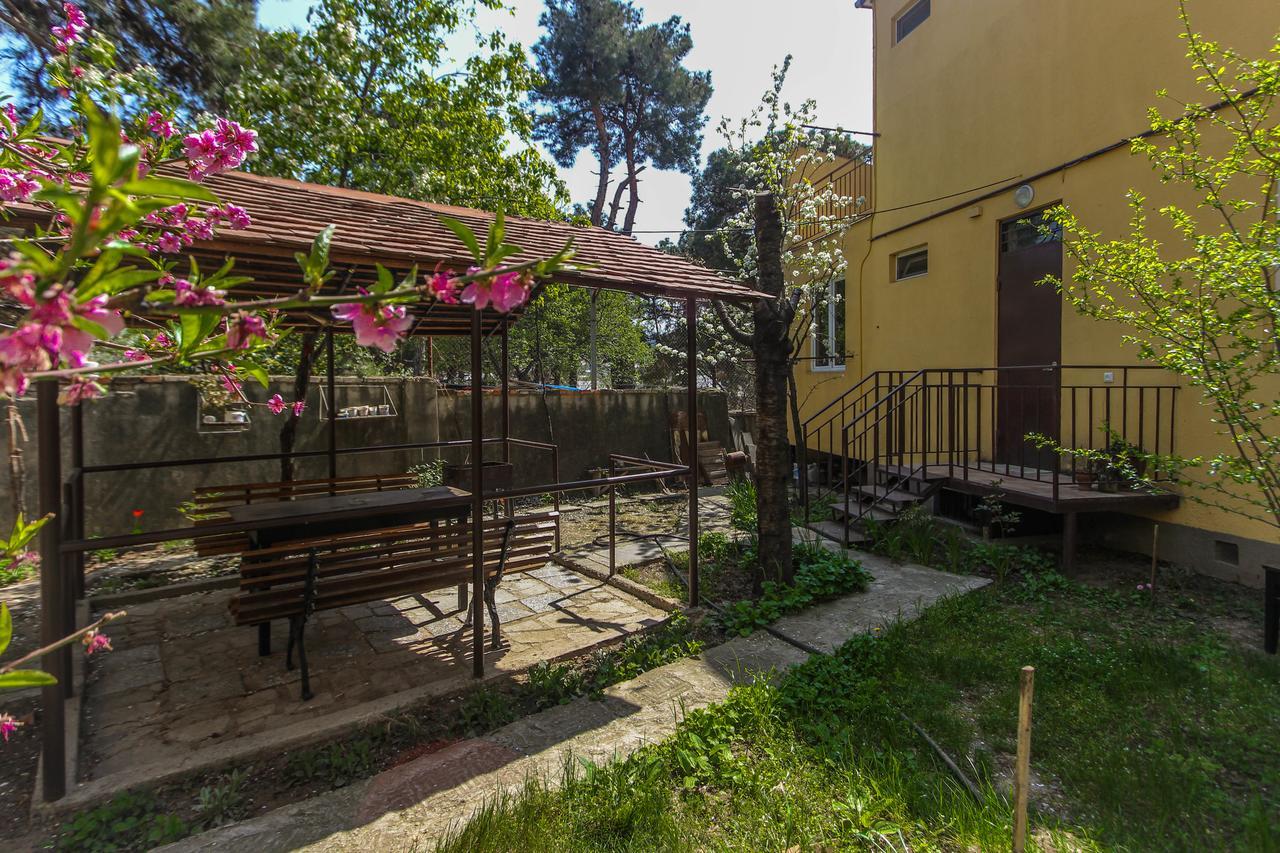 Apartment Gardens 44 تبليسي المظهر الخارجي الصورة